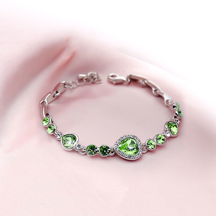 Vòng Tay 3 Trái Tim Pha Lê Phối Hạt Màu P752