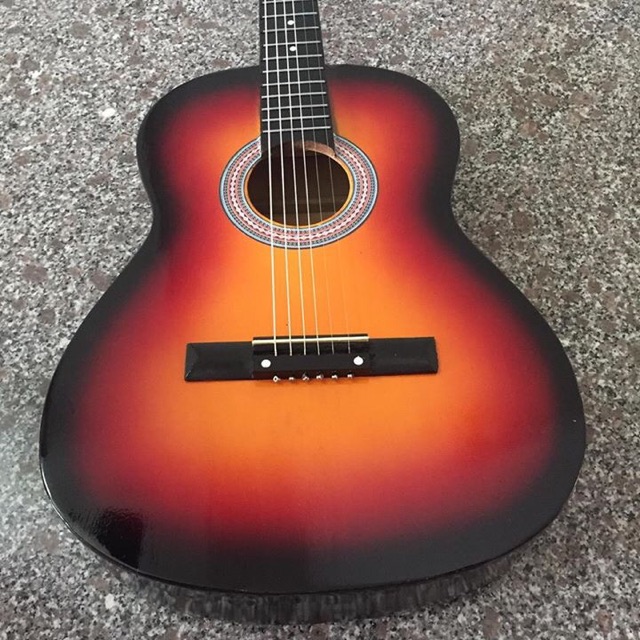 Guitar sinh viên C38. Tại xưởng đàn hn