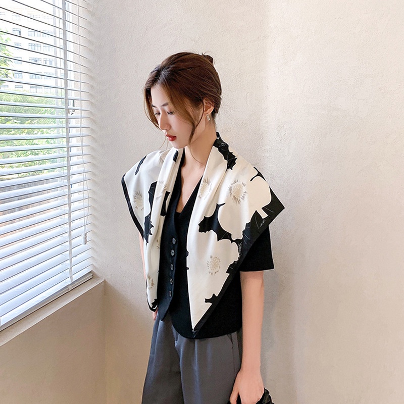 Khăn Choàng Cổ Hình Vuông Cỡ Lớn 90cm Bằng Lụa In Họa Tiết Hoa Màu Trắng Đen Phong Cách Cổ Điển Thời Trang Mùa Hè Cho Nữ 24H