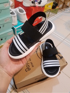 Sandan quai cho bé