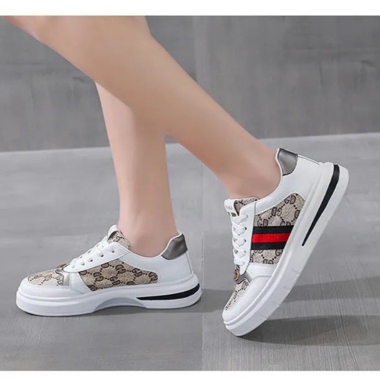 Giày Nữ, Giày Sneaker Nữ GC Kẻ Sọc Chữ GD Hot Trent TD 132