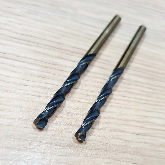 Set Gồm 2 Mũi Khoan 4,2mm Màu Vàng Đồng Đường Xoắn Màu Đen Chất Liệu Thép