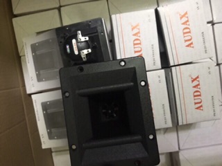 Loa nhà yến ax65