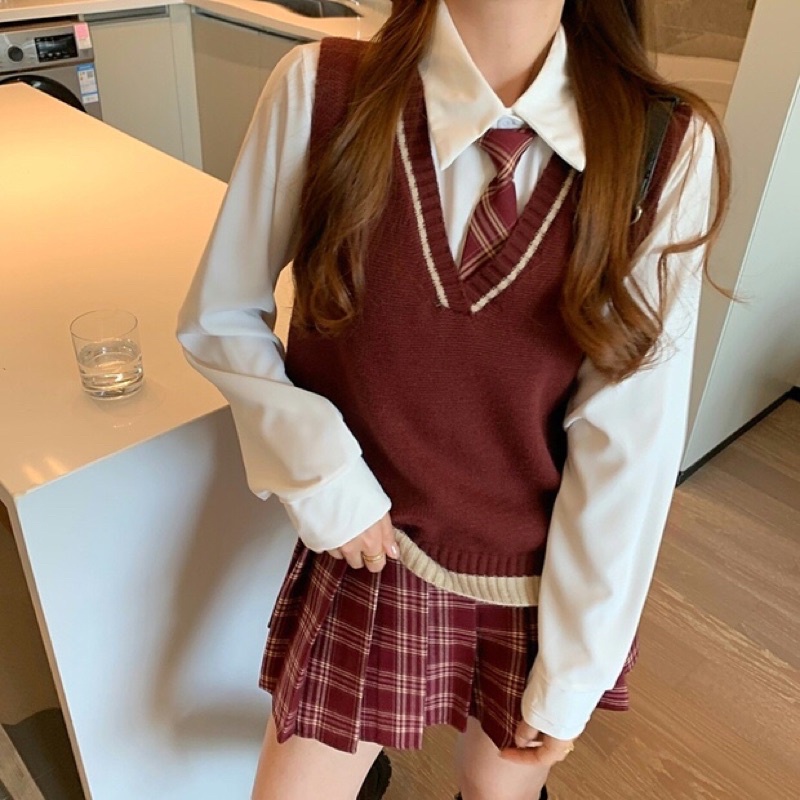 Áo gile len + chân váy kẻ + sơ mi siêu xinh