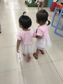 Set váy kitty 2 chi tiết cho bé gái
