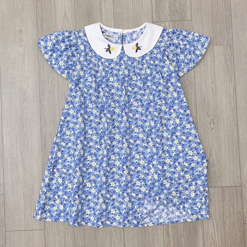 Váy Next hoa nhí xanh - cổ sen thêu hoa cho bé gái