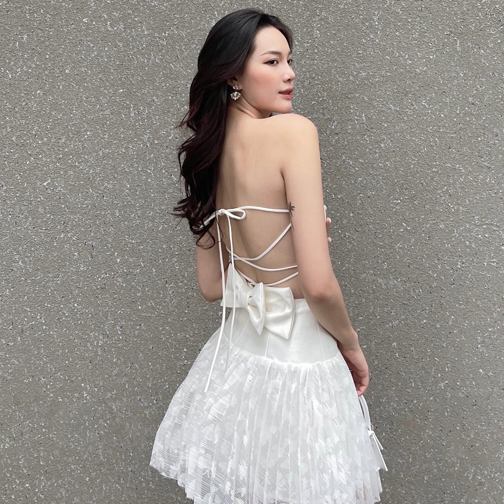 Đầm đi dự tiệc thiết kế chất liệu ren cao cấp, thiết kế cúp ngực, đan dây lưng sexy