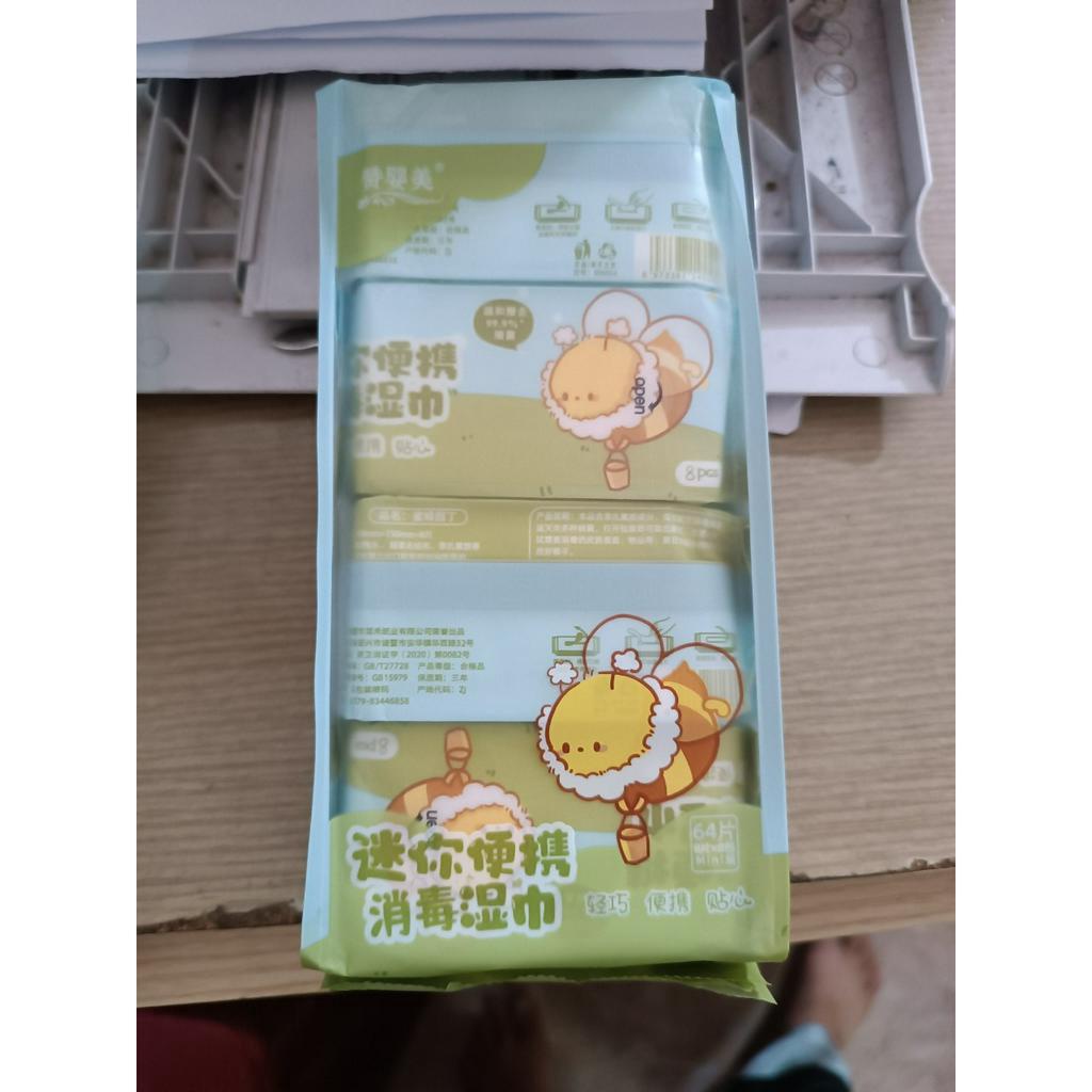 Khăn giấy ướt mini - dễ thương - tiện lợi - thích hợp đi học, đi chơi, du lịch❤️❤️