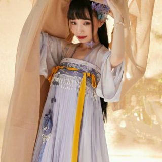Chân váy chiết ngực Thập Tam