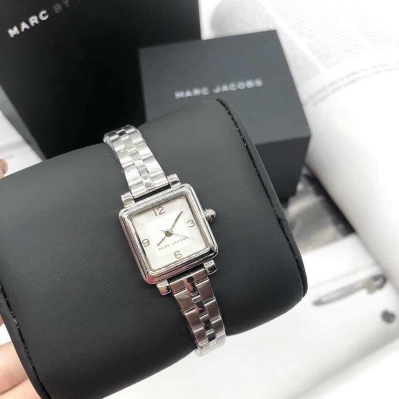 Đồng hồ nữ dây thép mặt vuông mini Marc Jacobs MJ3529