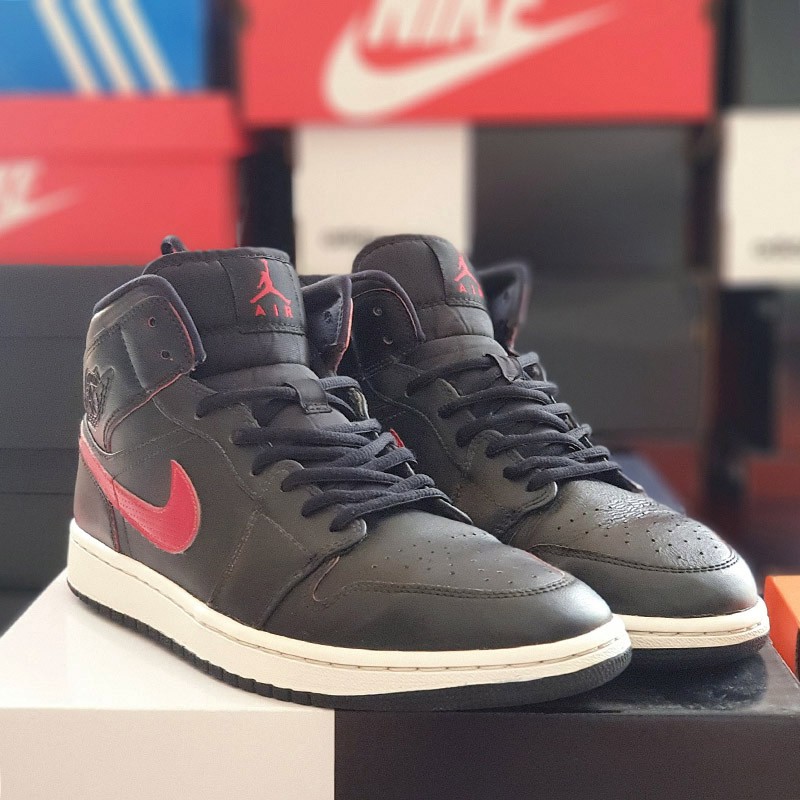 Giày Jordan 1s Black Red, size 42, real 2hand