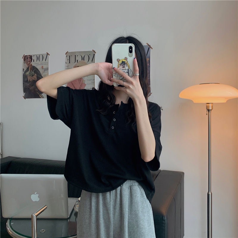 [Mã 11FASHIONSALE1 giảm 10K đơn 50K] Áo thun phông nữ tay lỡ form rộng cổ tròn đính cúc có ảnh thật | BigBuy360 - bigbuy360.vn