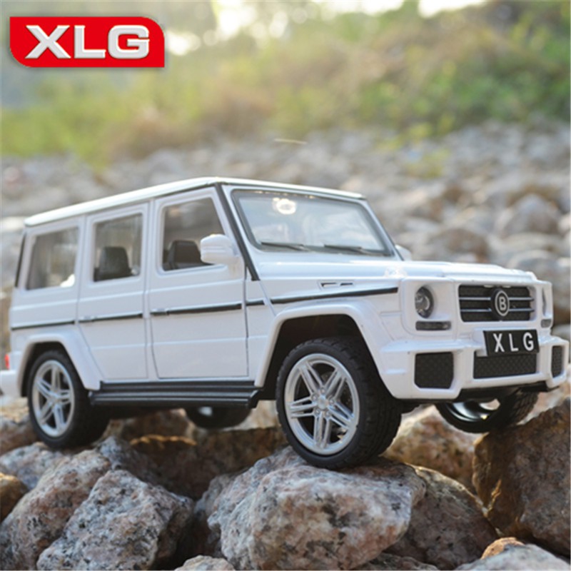 Mô hình xe Mercedes G63 tỉ lệ 1:24 hãng XLG giá rẻ, có đế trưng bày sang chảnh