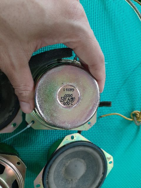 1 cái loa Sony 7.5ôm 15w 10cm rã từ súp tivi zin theo máy. 589nhattao