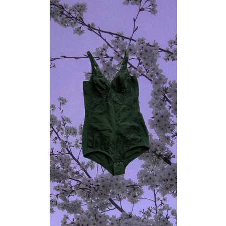 Corset body ren đen vintage 2hand