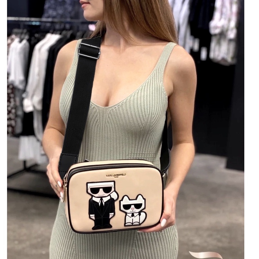 TÚI ĐEO CHÉO UNISSEX KARL LAGERFELD   Chất liệu da si chống nước 100%,Logo chất cao su nổi 3D xịn xò