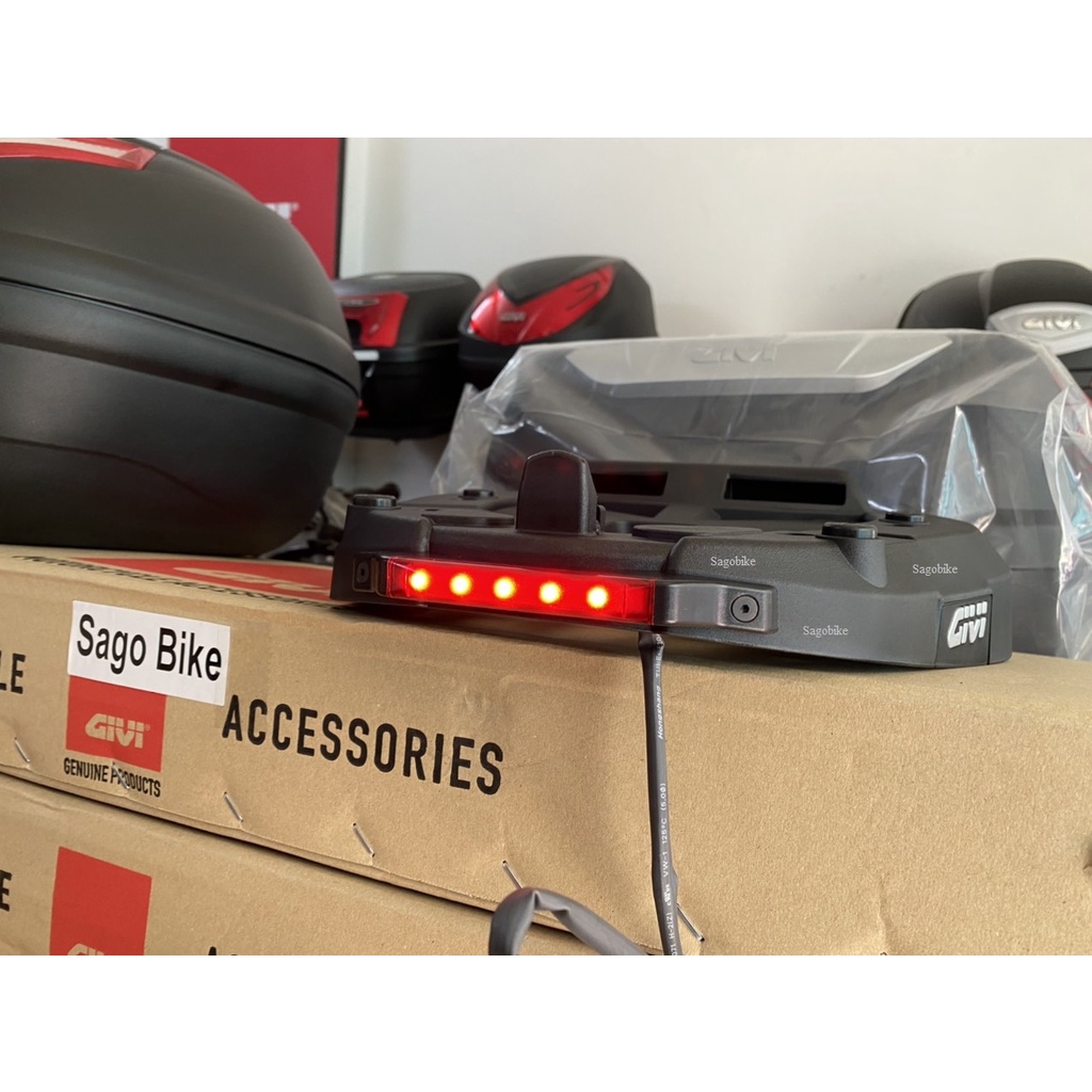 Đèn Stop gắn đế Givi, đèn led cảnh báo dừng gắn sau đế Givi, hàng chính hãng, mới 100%