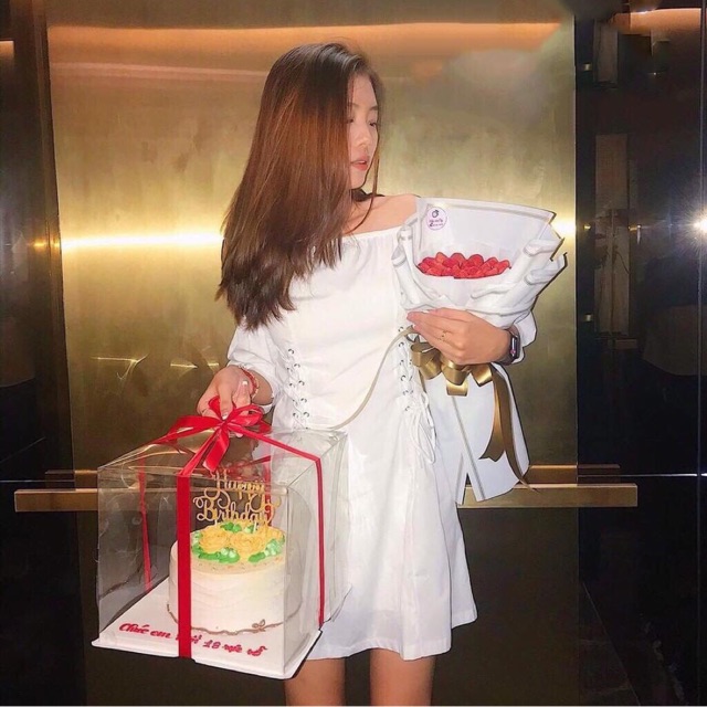 ĐẦM BẸT VAI TRẮNG ĐAN DÂY EO