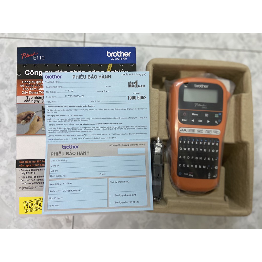 Máy in nhãn cầm tay Brother PT-E110 kèm theo nhãn 9mm chính hãng và 6 pinAAA- hàng chính hãng Brother bảo hành 12 tháng