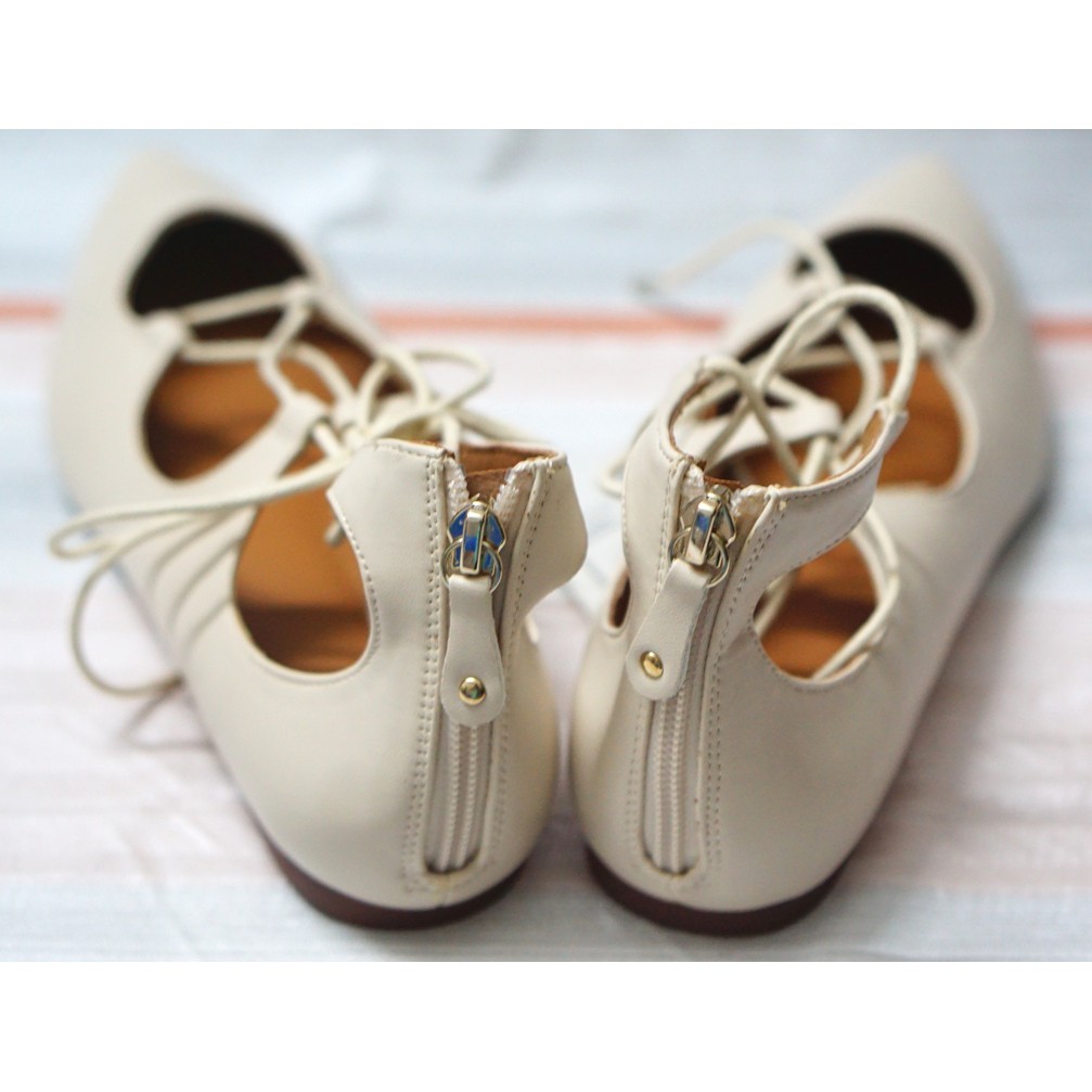 Giày đế bằng HM