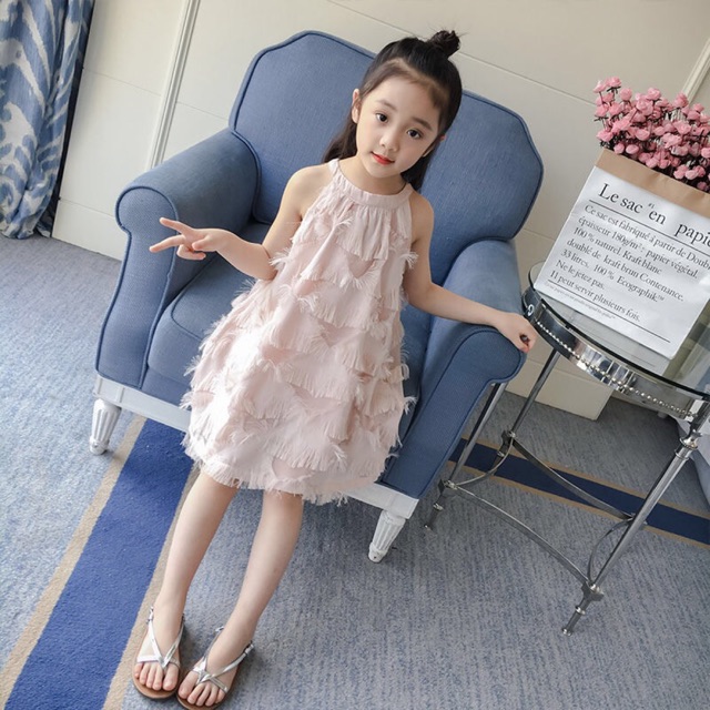 Váy bé gái cổ yếm