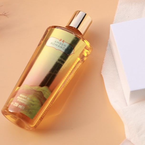 Gel tắm Victoria's Secret Amber Romance 250ml hương nước hoa giúp da bạn sạch sẽ tinh khiết và mượt mà, quyến rũ