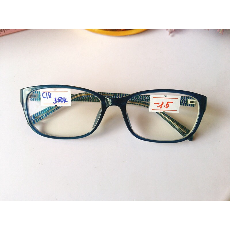 C18: Kính cận -1.5 độ nội địa Nhật tròng mắt cao cấp chống ánh sáng xanh, chống chói loá.