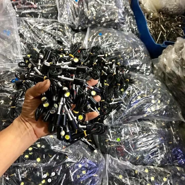 Đèn multy 3 tầng giá 1 cặp
