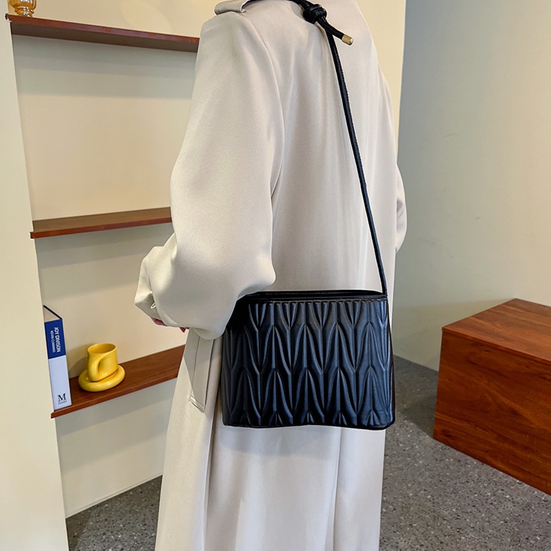 Túi Tote Xếp Ly Thiết Kế Mới Đơn Giản Thời Trang Theo Phong Cách Phương Tây