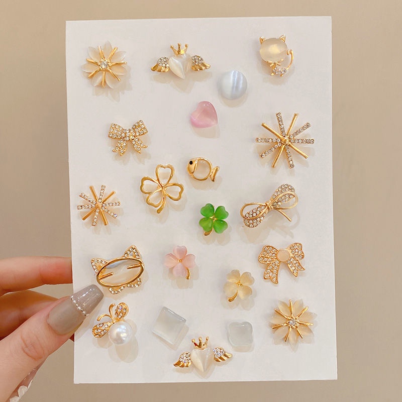 Phụ Kiện Cố Định Cổ Áo Không Đường May Tiện Dụng