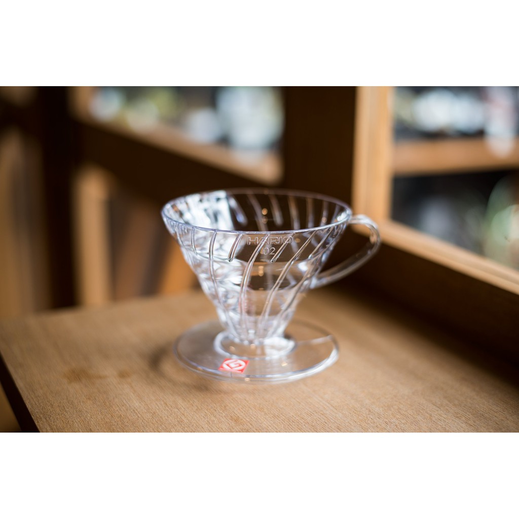 PHỄU PHA CÀ PHÊ HARIO V60 BẰNG NHỰA TRONG SUỐT VD-02T