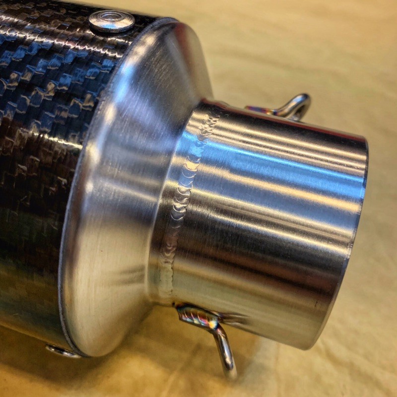 Pô Leovince Carbon Loại 1