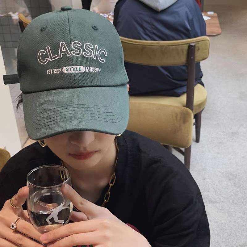 Mũ lưỡi trai MG STUDIO thêu chữ CLASSIC thời trang