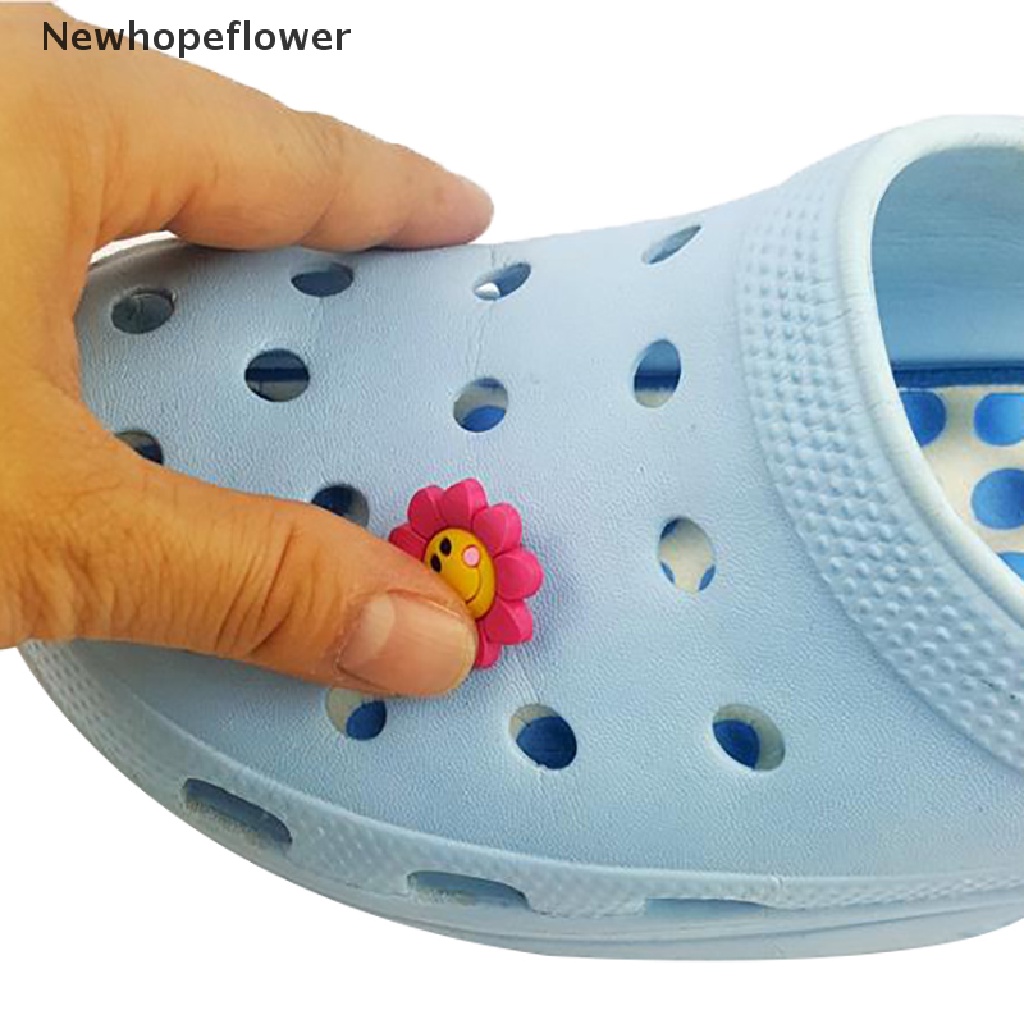 Bộ 20 Dép Crocs Họa Tiết Hoạt Hình Xinh Xắn Chất Lượng
