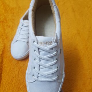 Sneakers Pull&Bear vẽ tay cá tính