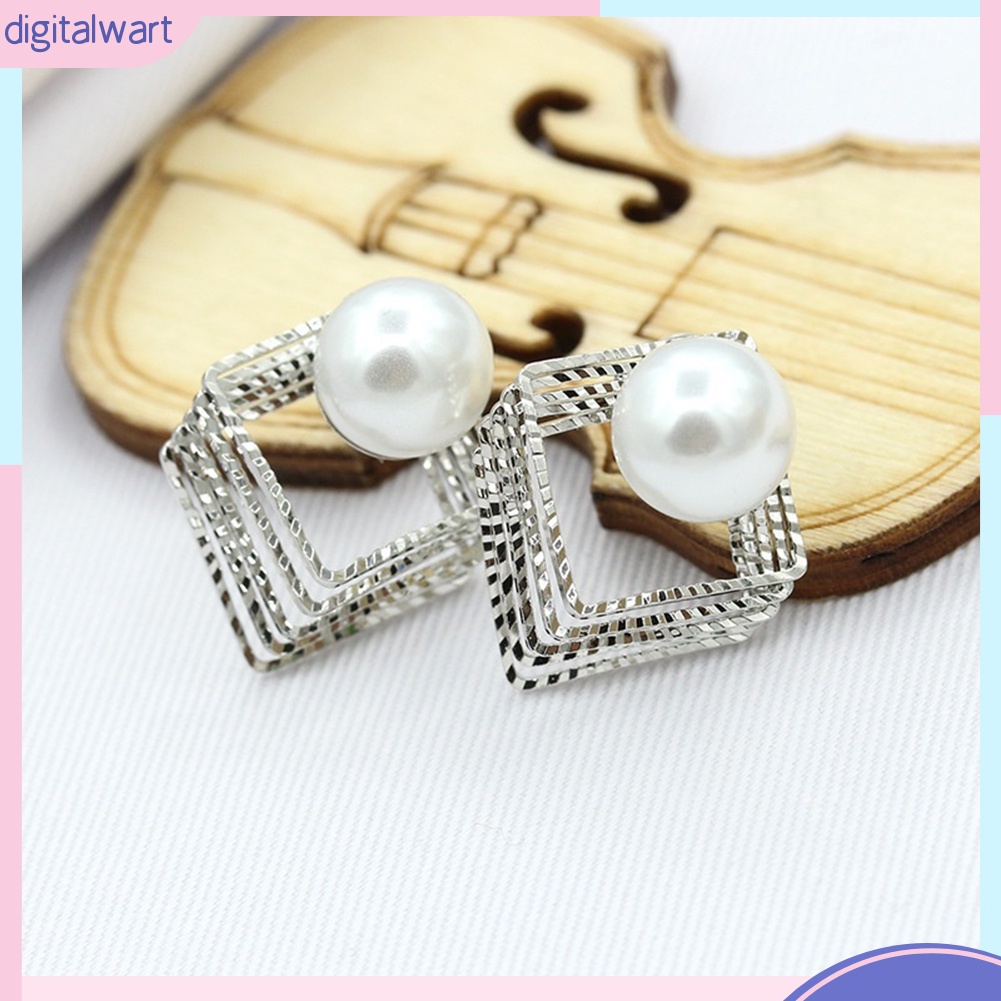 Đôi bông tai họa tiết nhiều hình thoi đính ngọc trai thanh lịch cho nữ