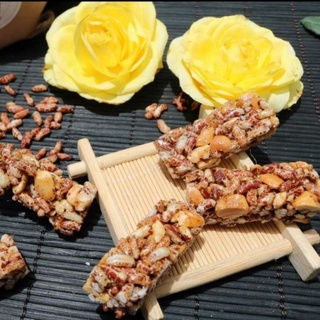 KẸO GẠO LỨT ĐẬU PHỘNG