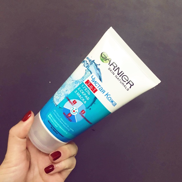 Sữa rửa mặt Garnier 3in1