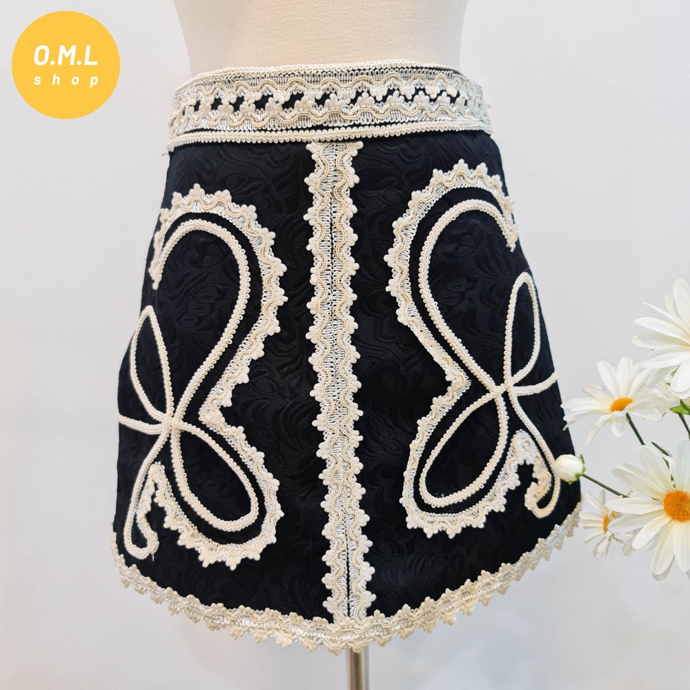 Váy đen ngắn lưng cao thêu trắng phong cách tiểu thư (có hình thật) | BigBuy360 - bigbuy360.vn