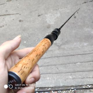 Cần câu UL ngọn đặc máy đứng