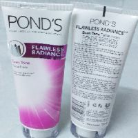 Sữa rữa mặt Pond's Flawless white