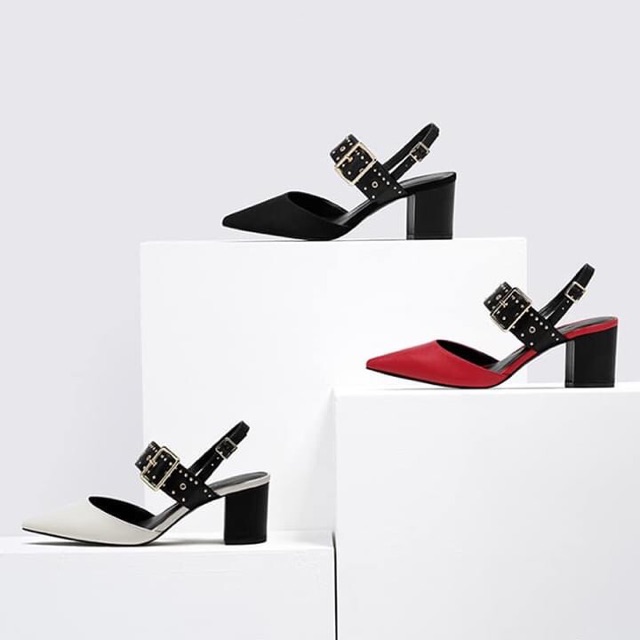 Giày C K xuất dư