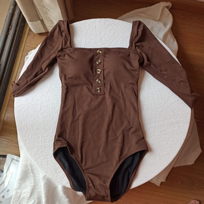 Bikini đi biển, đồ bơi nữ dài tay 1 mảnh liền thân khoét eo tôn dáng phối cúc Nemo Bikini - B19