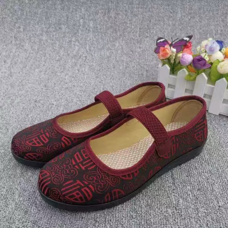 Giày lười vải thiêu kiểu tàu, đế cao su bền đẹp chống trơn trượt - Giày cho các bà các mẹ hàng đẹp cao cấp
