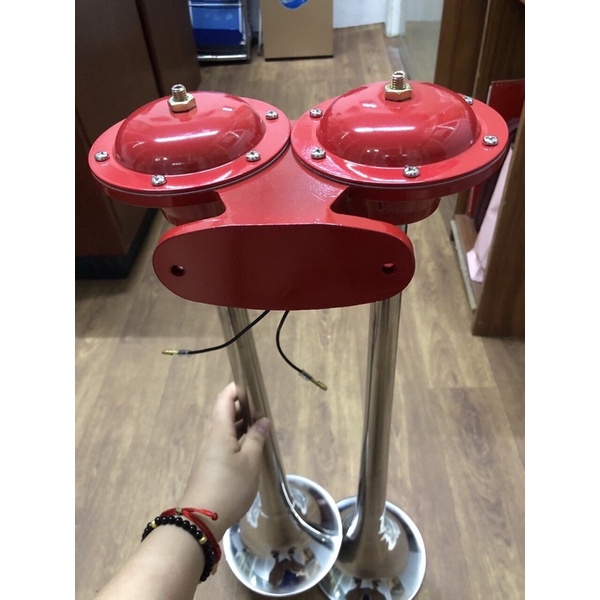 Còi hơi, kèn hơi đế đỏ, âm thanh siêu to, siêu vang dùng cho xe tải, xe đầu kéo, tàu, thuyền…