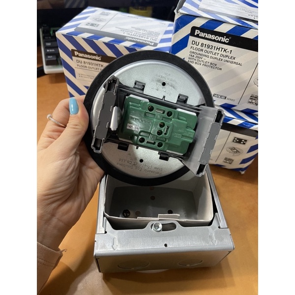 Ổ cắm âm sàn DU81931HTK-1 panasonic