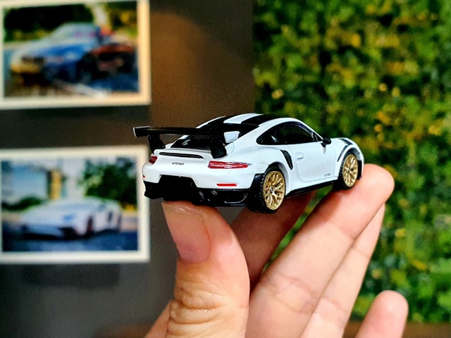 Xe Mô Hình Porsche 911 GT2 RS 1:64 MiniGT ( Trắng )