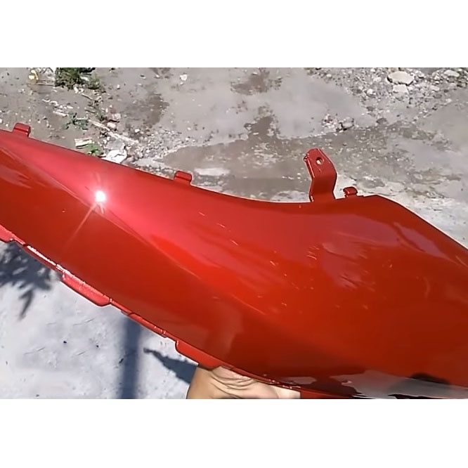 Sơn Samurai màu đỏ rực UCH6044+TCH6044 chính hãng, sơn xịt dàn áo xe máy chịu nhiệt, chống nứt nẻ, kháng xăng