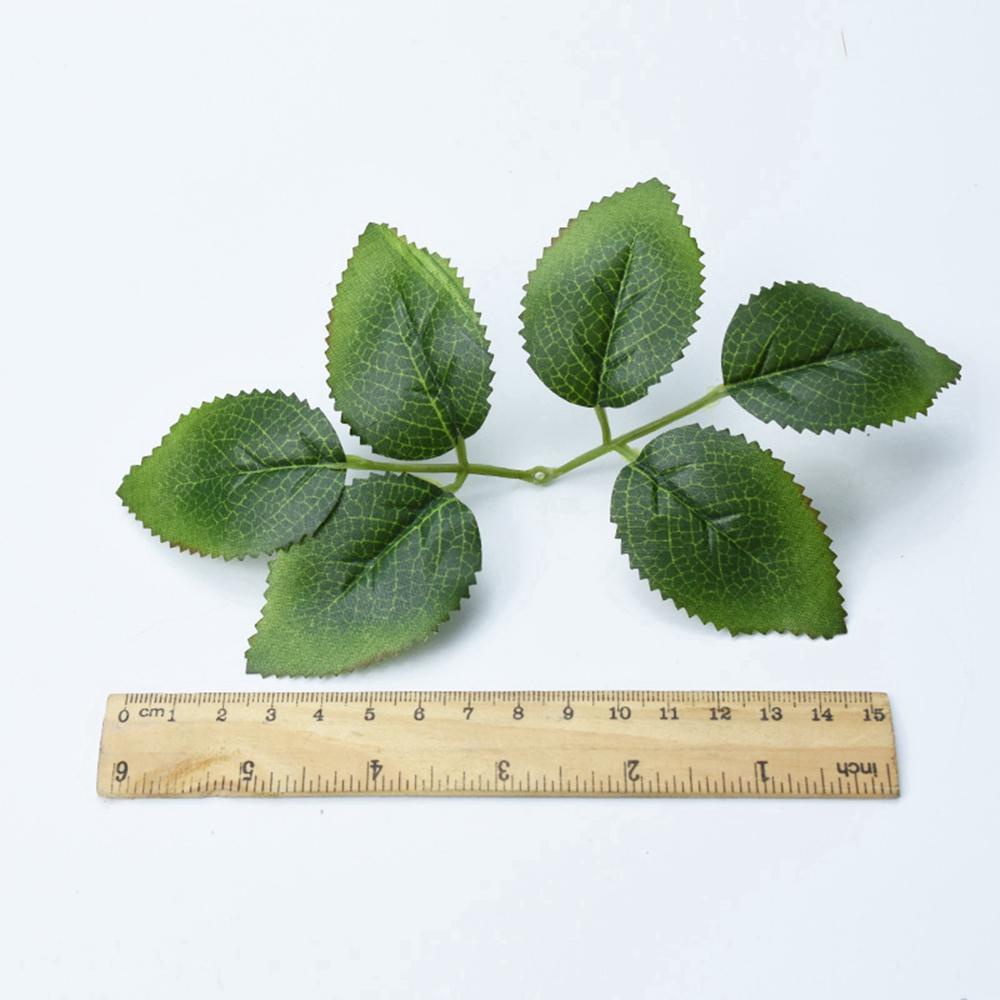 Vòng Hoa Hồng Giả Trang Trí Giáng Sinh