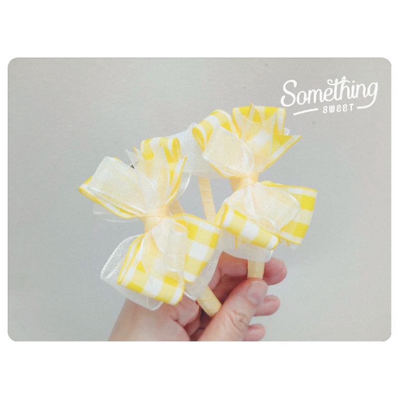 Bờm gọng kẻ vàng style công chúa